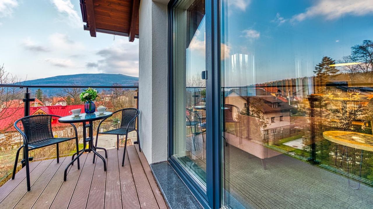 Apartamenty Vip Centrum - Wczasowa 17 By Royal Aparts Świeradów-Zdrój Exterior foto
